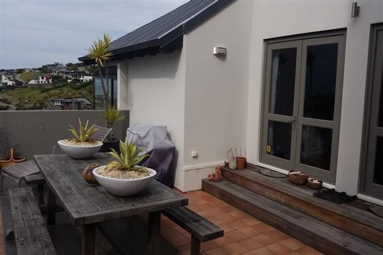 Photo of property in 20 Drayton Drive, Mount Pleasant, Christchurch, 8081