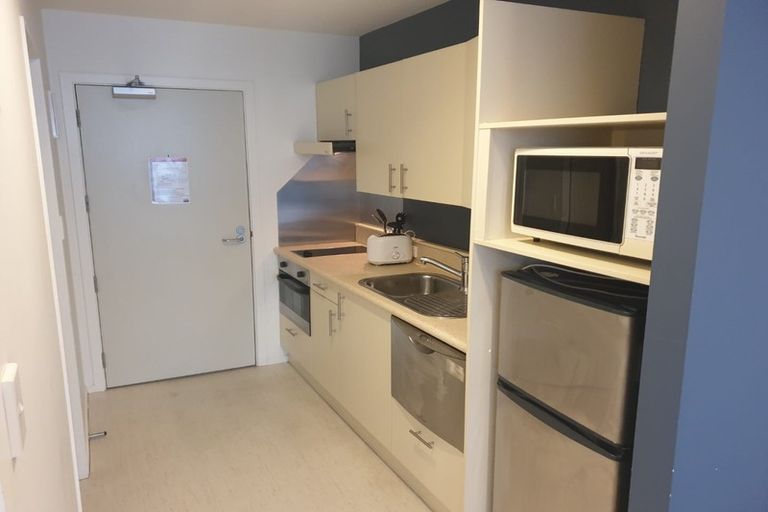 Photo of property in Terrace Heights Apartments, 2/163p The Terrace, Wellington Central, Wellington, 6011