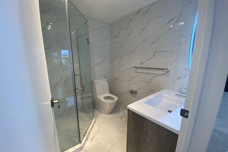 Photo of property in 23 Mcwhirters Farm Lane, Massey, Auckland, 0614