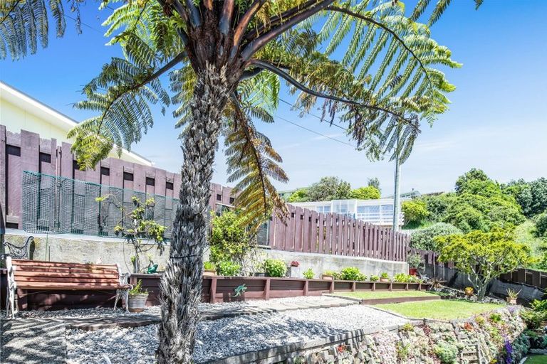 Photo of property in 62 Beazley Avenue, Paparangi, Wellington, 6037