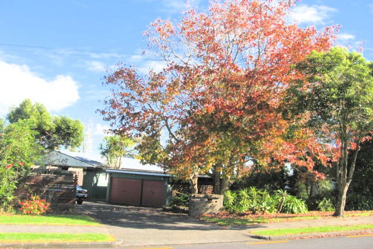 Photo of property in 198 Bleakhouse Road, Mellons Bay, Auckland, 2014