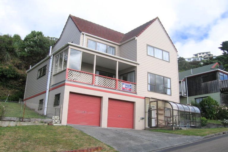 Photo of property in 3 Cassis Place, Crofton Downs, Wellington, 6035