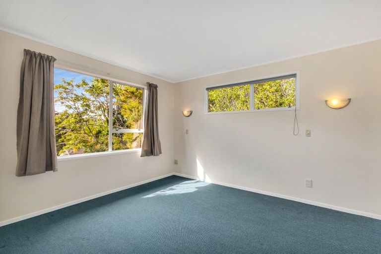 Photo of property in 68 Spinella Drive, Bayview, Auckland, 0629