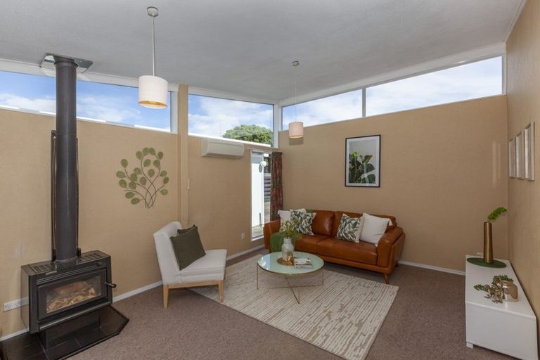 Photo of property in 6a Kingswood Grove, Raumati Beach, Paraparaumu, 5032