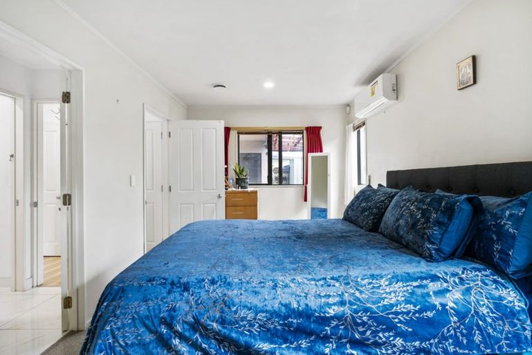 Photo of property in 10/17 Neta Grove, Henderson, Auckland, 0612