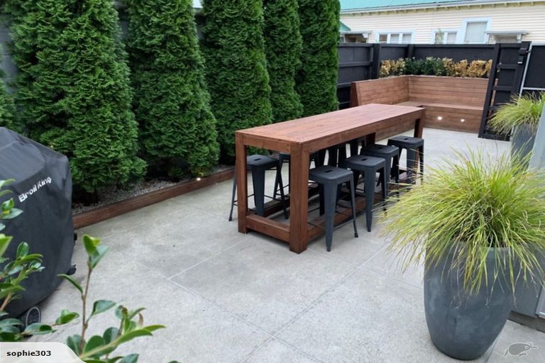 Photo of property in 128 Holly Road, St Albans, Christchurch, 8014