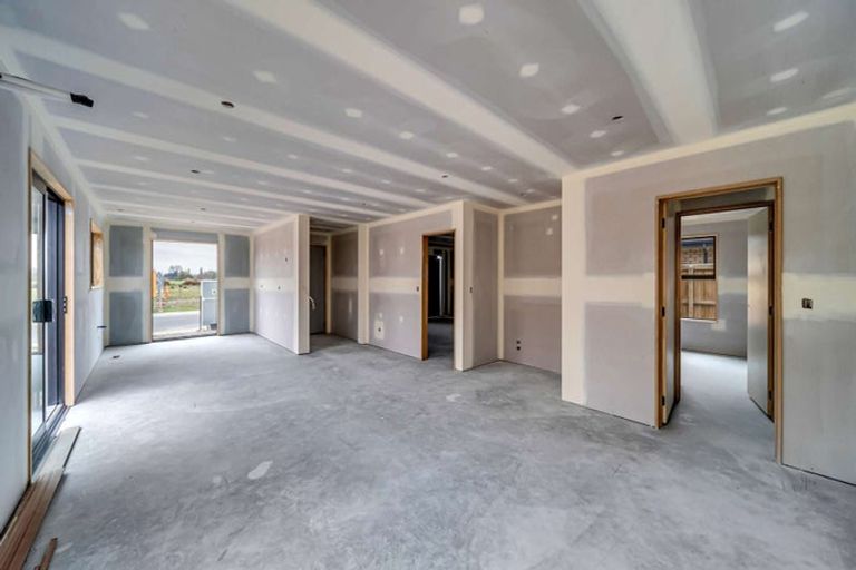 Photo of property in 21 Ellmers Street, Woodend, 7691