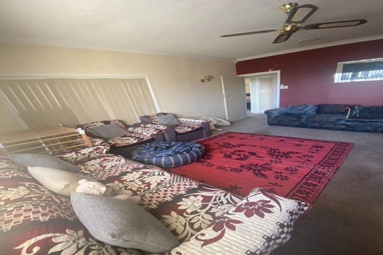 Photo of property in 104 Kenderdine Road, Papatoetoe, Auckland, 2025