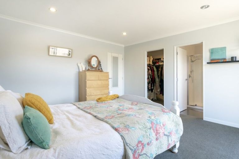 Photo of property in 16 Lynley Park Drive, Omokoroa, 3114