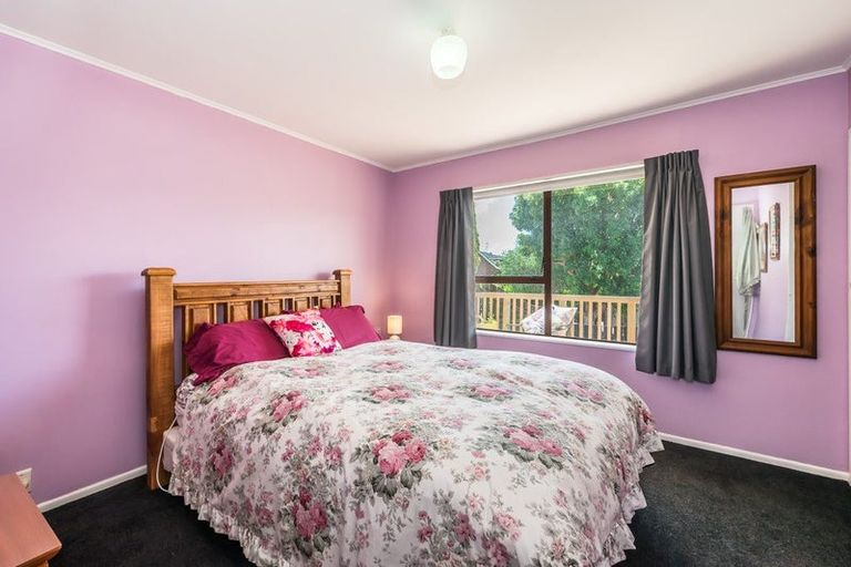 Photo of property in 10a Pohutukawa Crescent, Raumati Beach, Paraparaumu, 5032