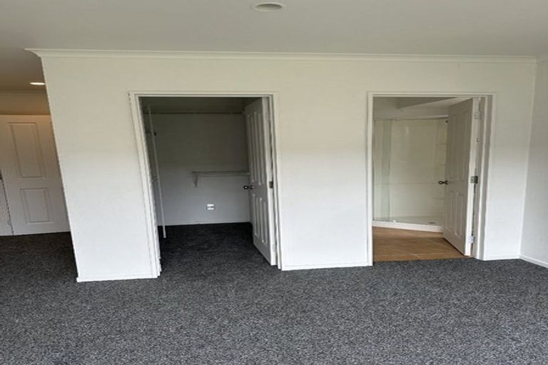 Photo of property in 5 Attymon Lane, East Tamaki, Auckland, 2016