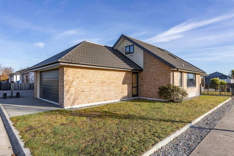 Photo of property in 42 Whakatipu Street, Pegasus, 7612