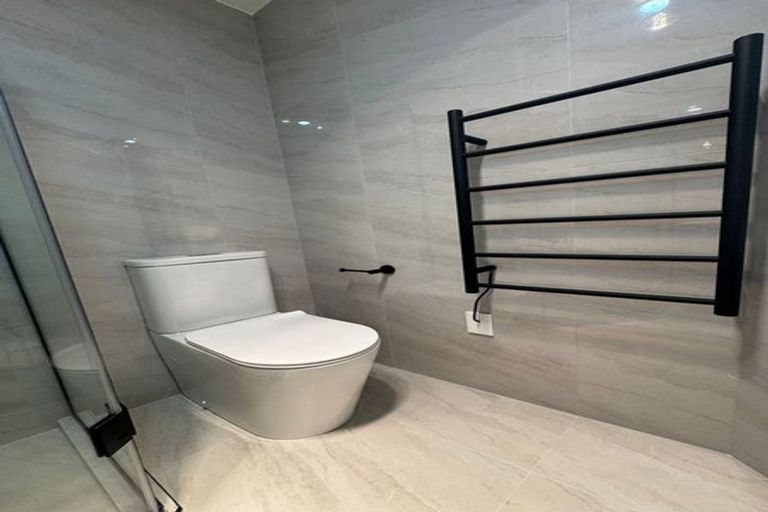 Photo of property in 44 Challen Close, Conifer Grove, Takanini, 2112