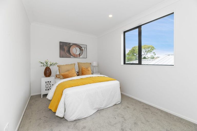 Photo of property in 1/11a Falstone Lane, Browns Bay, Auckland, 0630