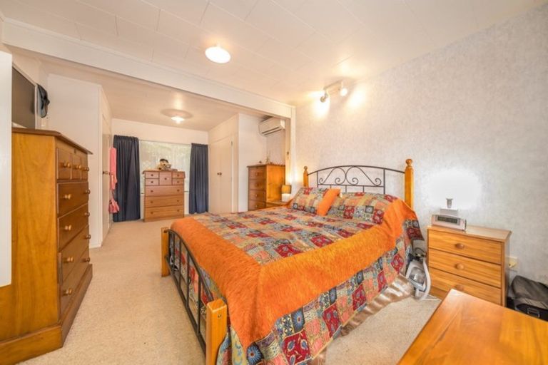 Photo of property in 15 Forest Road, Pinehaven, Upper Hutt, 5019