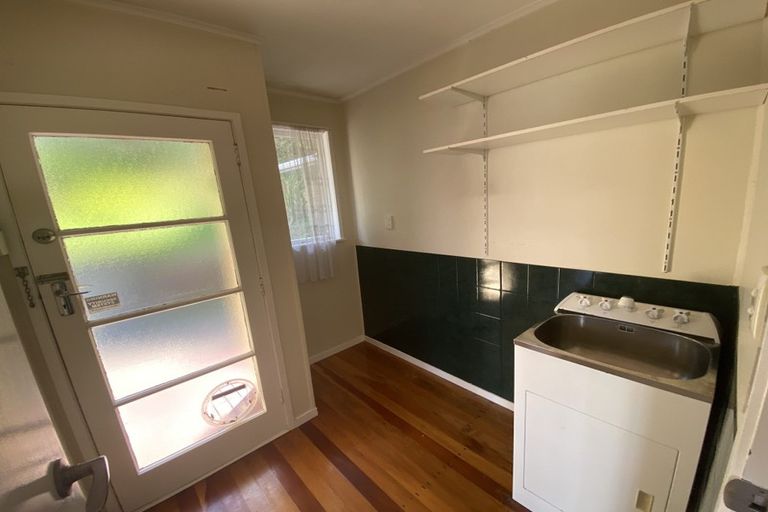 Photo of property in 8 Sequoia Place, Sunnynook, Auckland, 0620