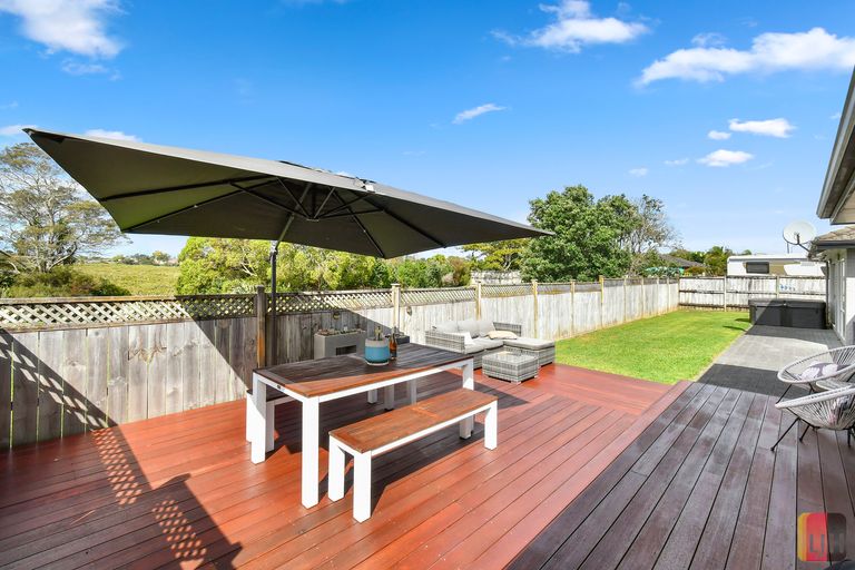 Photo of property in 50 Stranraer Crescent, Wattle Downs, Auckland, 2103