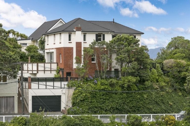 Photo of property in 10 Plunket Street, Kelburn, Wellington, 6012