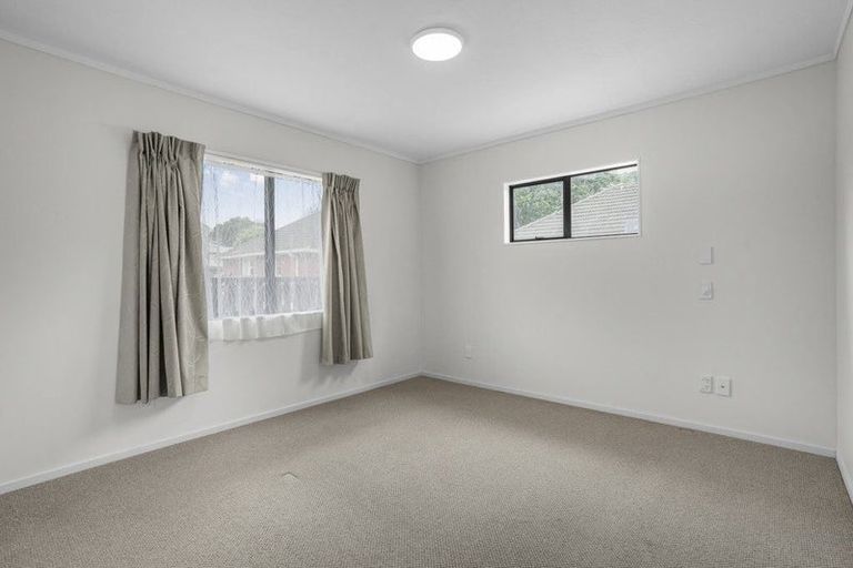 Photo of property in 2/1159 High Street, Taita, Lower Hutt, 5011