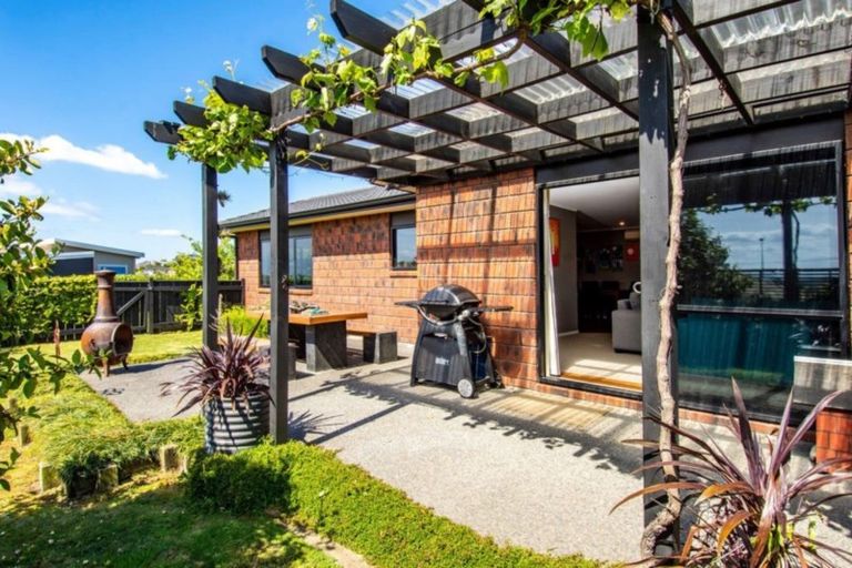 Photo of property in 11 Holyoake Terrace, Omokoroa, 3114