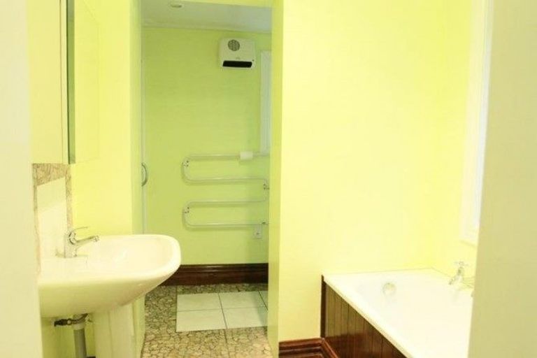 Photo of property in 70 Gladstone Road, Dalmore, Dunedin, 9010