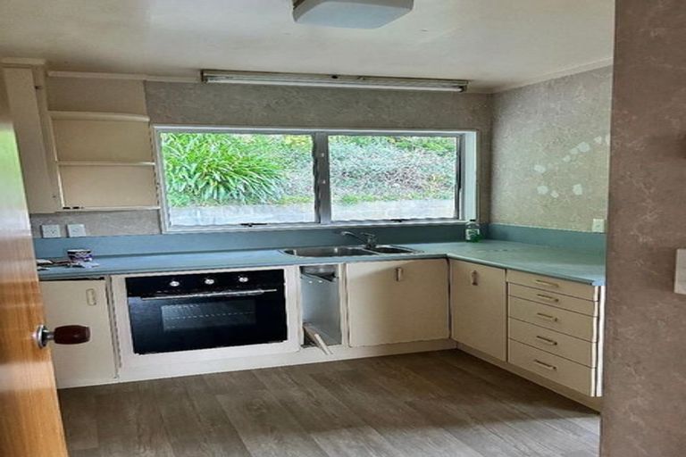 Photo of property in 6 Rajkot Terrace, Broadmeadows, Wellington, 6035