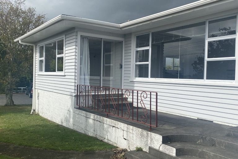 Photo of property in 42 Awanui Street, Merrilands, New Plymouth, 4312