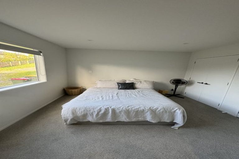 Photo of property in 60 Roberts Road, Matakatia, Whangaparaoa, 0930