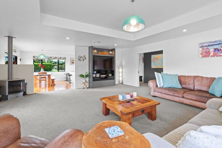 Photo of property in 16 Cairn Way, Te Kamo, Kamo, 0185