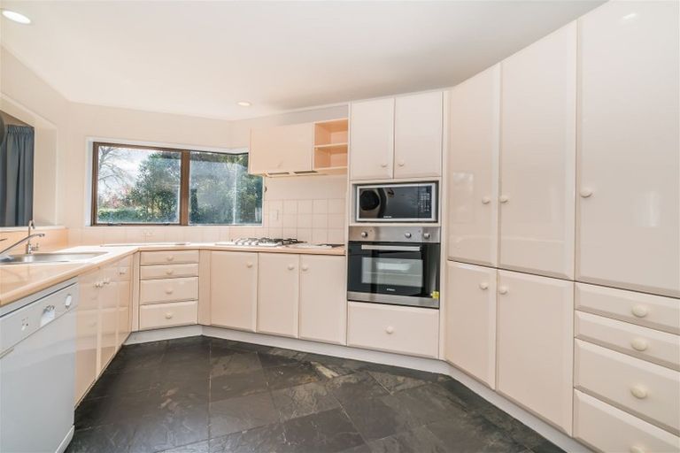 Photo of property in 28 Kentucky Way, Awapuni, Palmerston North, 4412