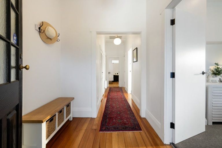 Photo of property in 23 Williams Street, Cambridge, 3434