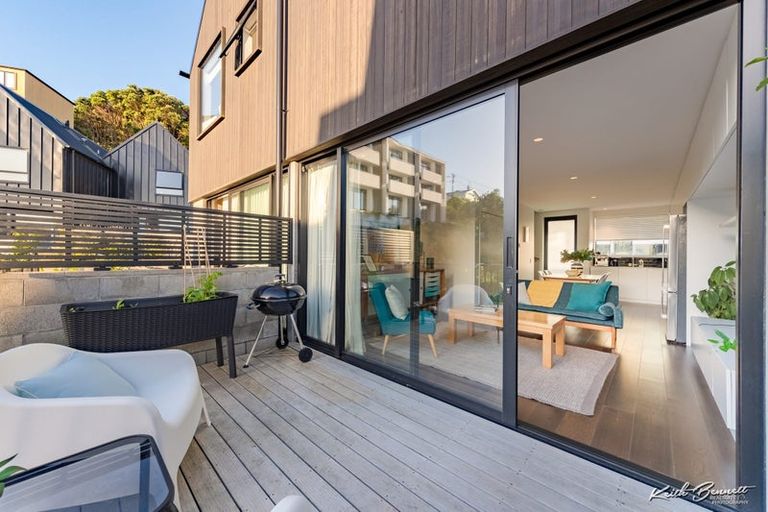 Photo of property in 4 Jean Caldwell Way, Island Bay, Wellington, 6023