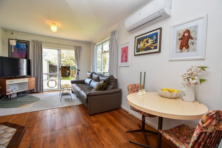 Photo of property in 33 Wyndham Street, Carterton, 5713