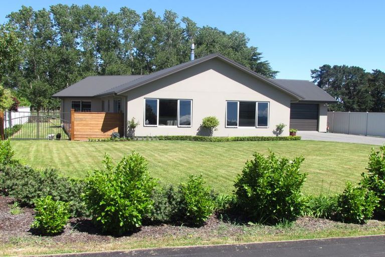 Photo of property in 21 Chamberlain Road, Masterton, 5888