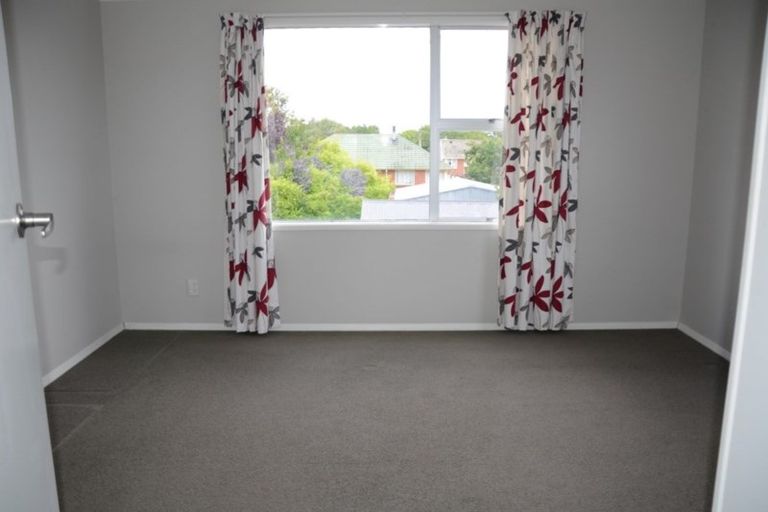 Photo of property in 33 Farnborough Street, Aranui, Christchurch, 8061