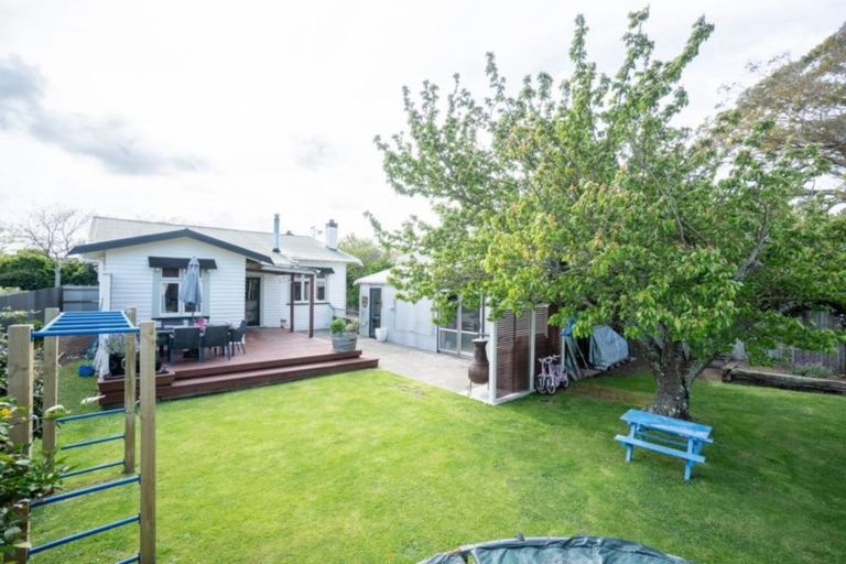 Photo of property in 26 Kingswood Street, Takaro, Palmerston North, 4412