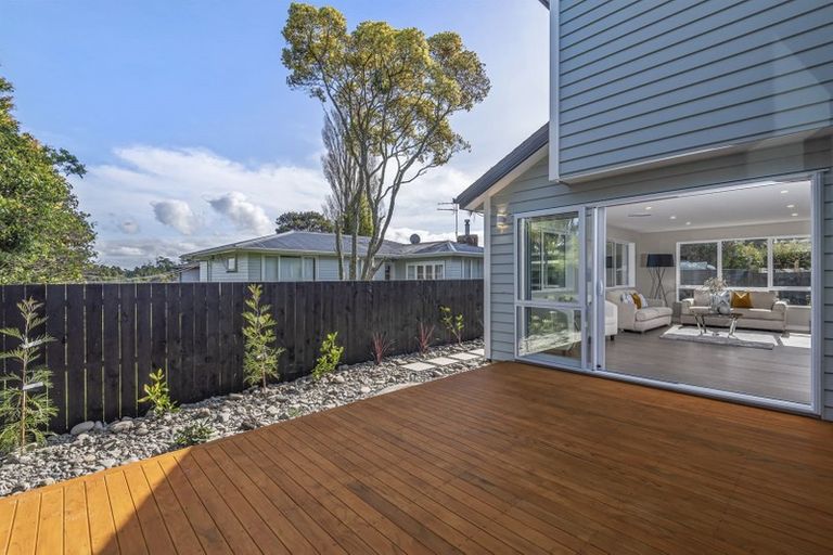 Photo of property in 538a Glenfield Road, Glenfield, Auckland, 0629