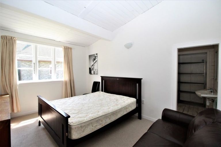 Photo of property in 50 Ross Street, Woodville, 4920