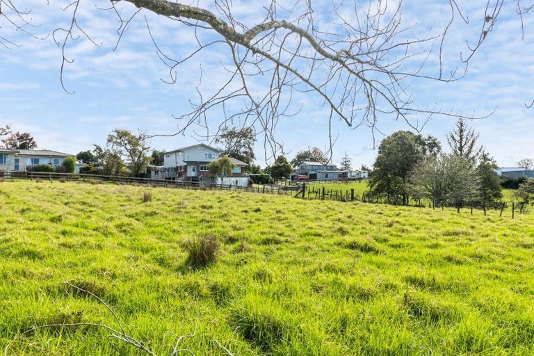Photo of property in 389 Taupaki Road, Kumeu, 0892