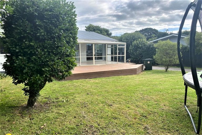 Photo of property in 382 Te Moana Road, Waikanae, 5036