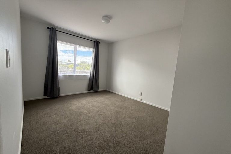 Photo of property in 91 Triangle Road, Massey, Auckland, 0614