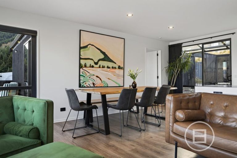 Photo of property in 19 Stone Ridge Place, Queenstown, 9300