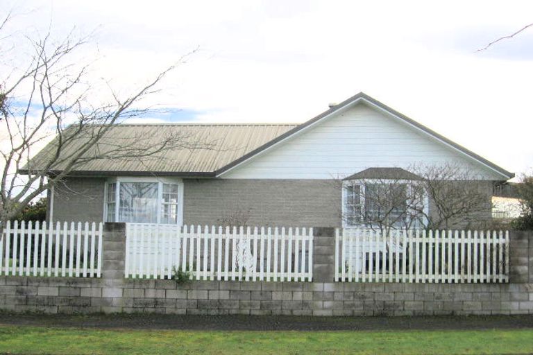 Photo of property in 30 Larnach Street, St Andrews, Hamilton, 3200