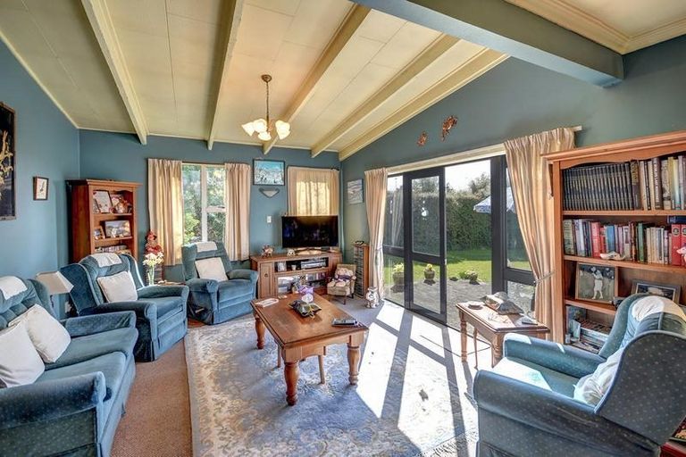 Photo of property in 7 Castle Street, Waihola, Milton, 9073