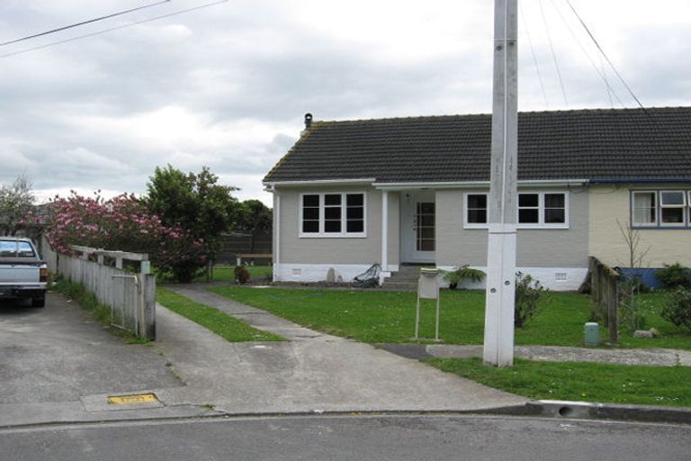 Photo of property in 11 Frickleton Grove, Waterloo, Lower Hutt, 5011