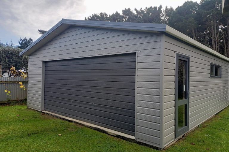 Photo of property in 3 Cousins Avenue East, Foxton Beach, Foxton, 4815