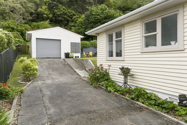 Photo of property in 12 Raroa Place, Pukerua Bay, 5026