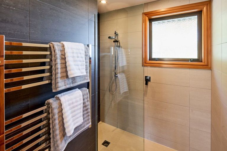 Photo of property in 63 Maungaraki Road, Korokoro, Lower Hutt, 5012