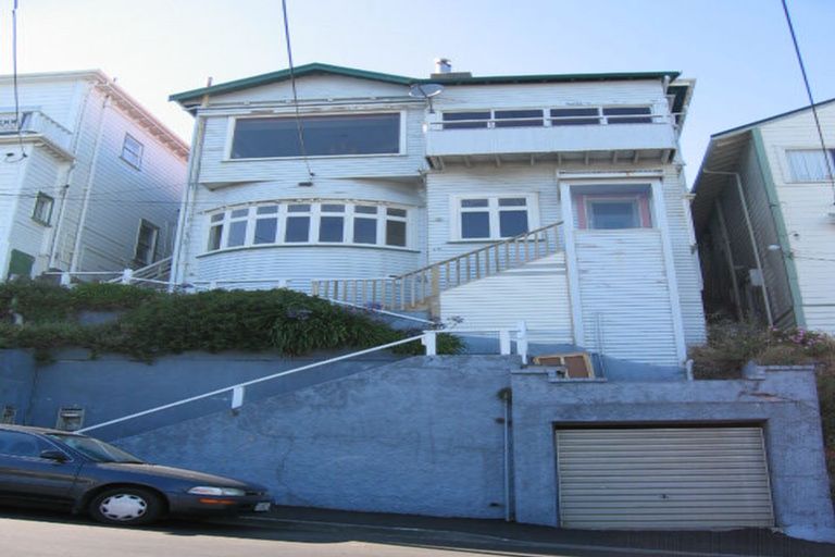 Photo of property in 68 Hawker Street, Mount Victoria, Wellington, 6011