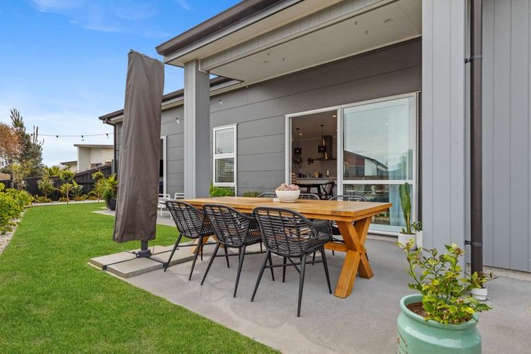 Photo of property in 14 Awatira Drive, Papamoa Beach, Papamoa, 3118